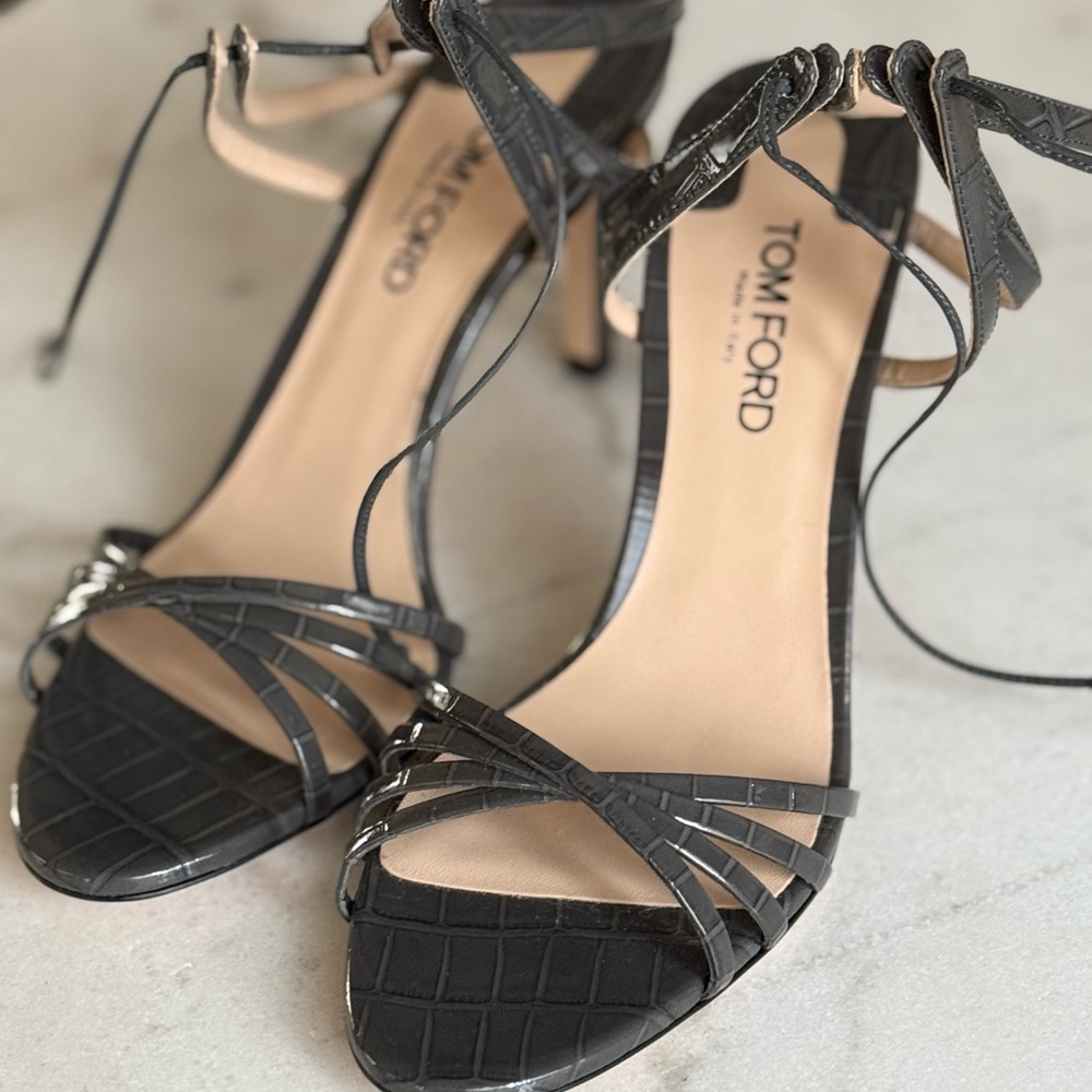 Tom Ford Women's Grey 'Glossy Stamped Croc' Sandals Pumps Shoes, Size 38